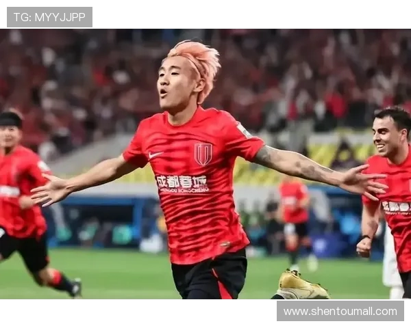 韦世豪任意球闪击破门后伤退 成都半场暂时一球领先长春亚泰